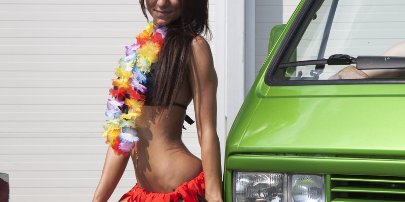 hartberg-2012-sexy-car-fotoshoot-0550801EE86-AF0E-0513-89DE-8F37C5565076.jpg