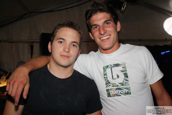 img-09731AF2F76F-31D6-23FA-4586-19713AD63018.jpg