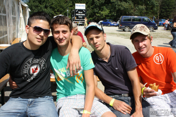img-11004A011605-73DE-6DF5-49E2-E84144A8CB2A.jpg