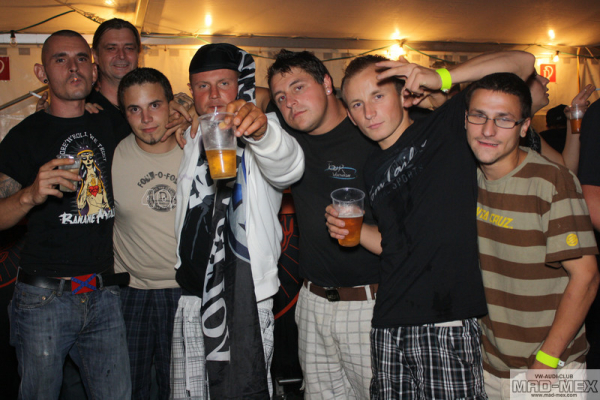 img-17897793167D-3D6A-1069-2B38-B7A5118B81A9.jpg
